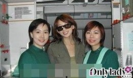 明星坐飞机的爆料视频,飞机上真实瞬间，揭秘明星出行日常